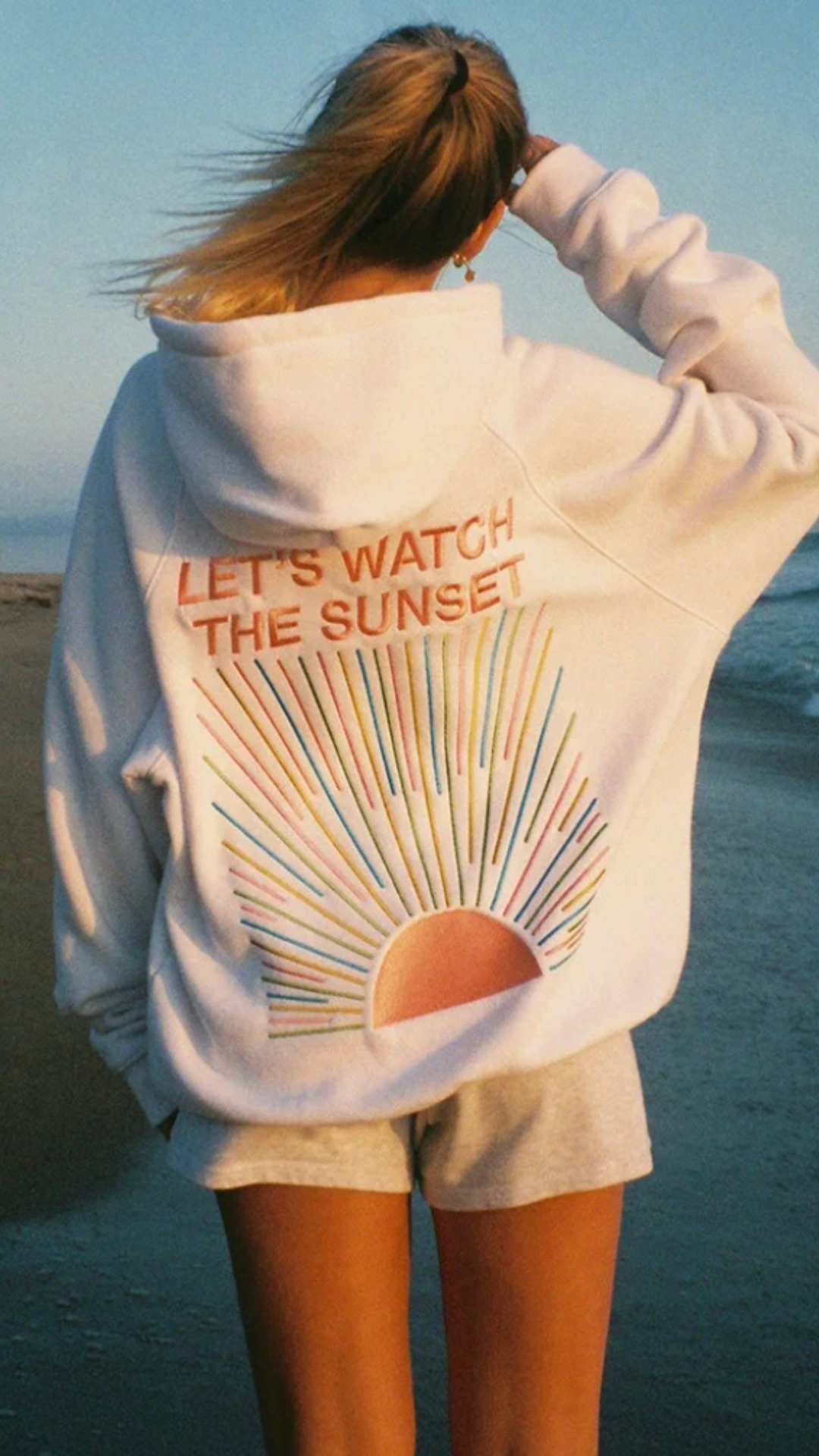 Sara - Oversized Sunset Hoodie met Boorduur en Capuchon