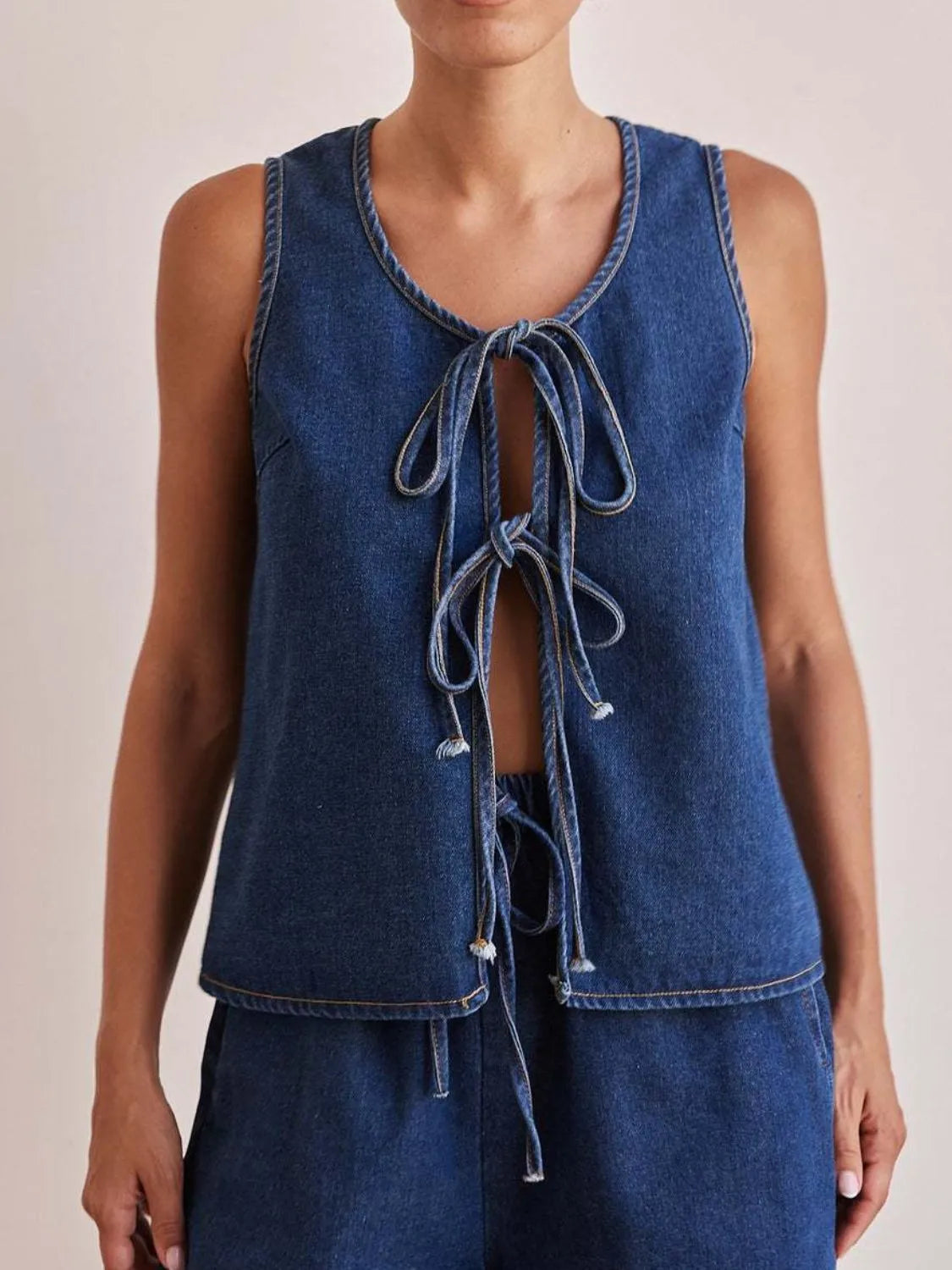 Nora - Drie Striksluitingen Voorkant Denim Vestje Gillet Mouwloos