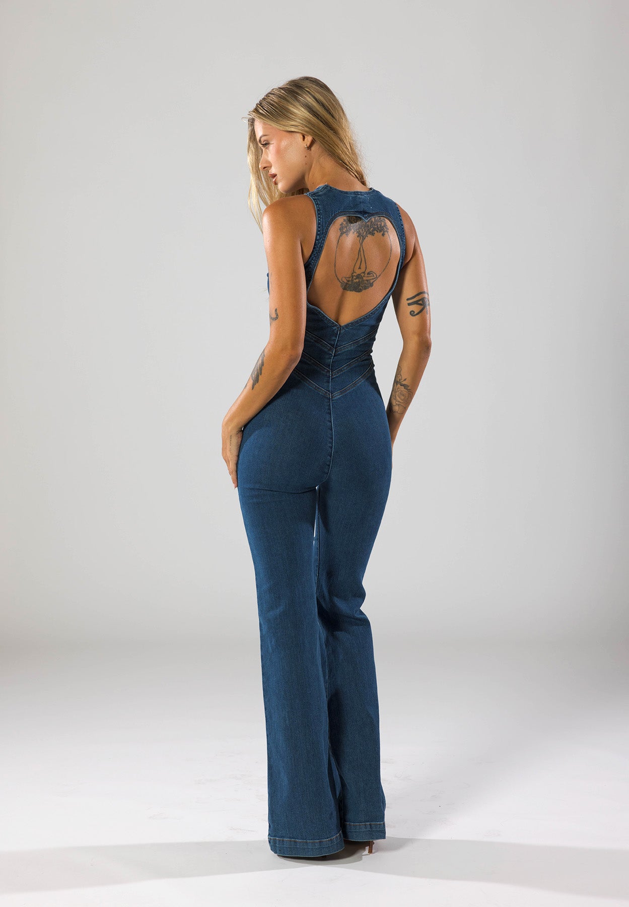 Maya - Denim Jumpsuit met Diepe Halslijn
