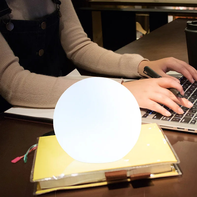 AuraBall - Dynamische Moderne Kleur Veranderende LED Bal Tafellamp