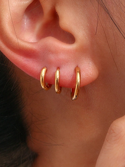 Anouschka - Basic Huggie Hoops Goud