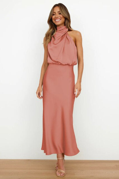 Zara - Stijlvolle Vrouwelijke Satijnen Cocktail Halter Jurk met Hoge Hals en Slanke Taille