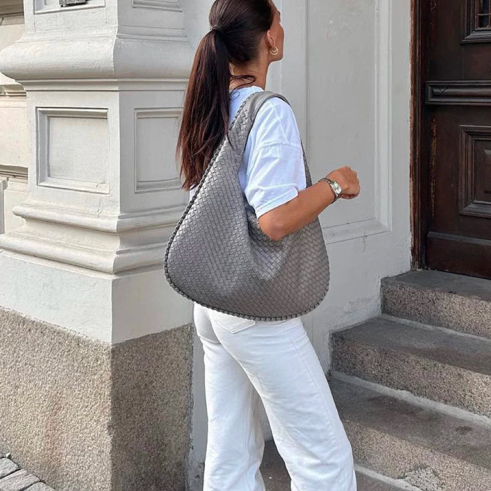 Aranka Gewoven Ruim Design Schoudertas de Musthave Tas van het Jaar