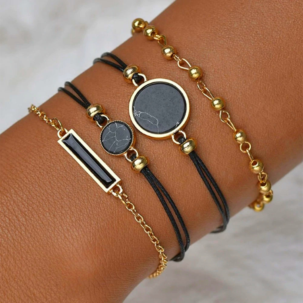 Analoog Quartz Horloge met 4 Matching Armbanden voor een Stijlvolle Vrouwelijke Look